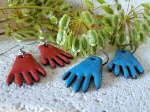 FRIDA PENDIENTES MANO