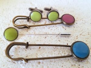 BROCHES Y GEMELOS